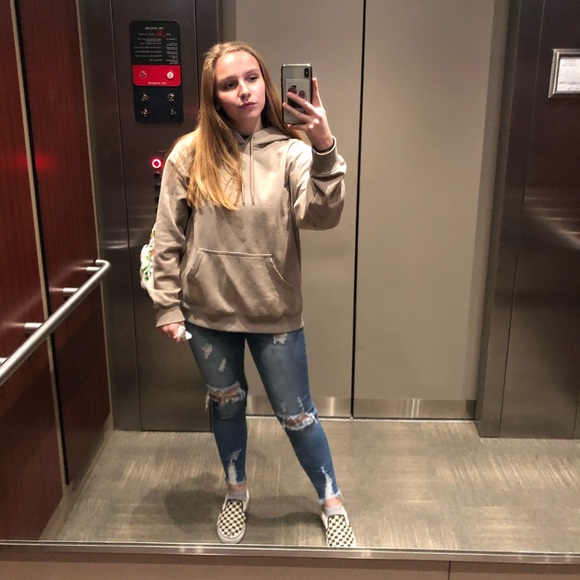 Hi, I’m Mikayla! - Picture 2 of 7